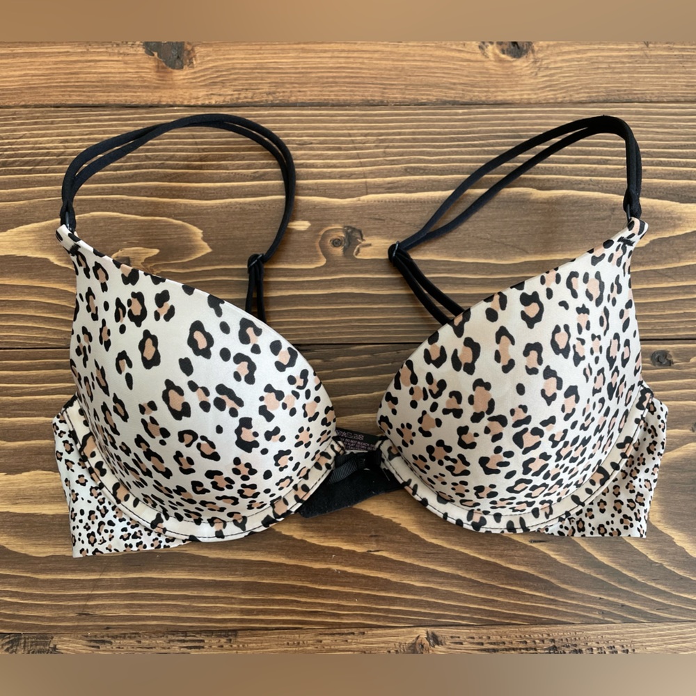 MVictoria’s Secret • Leopard Print push-up bra • 32C